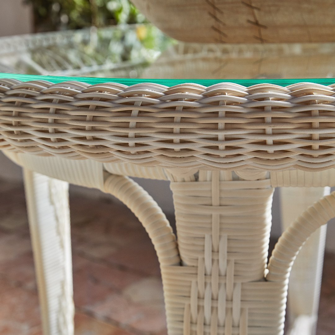 Alga Dining Table