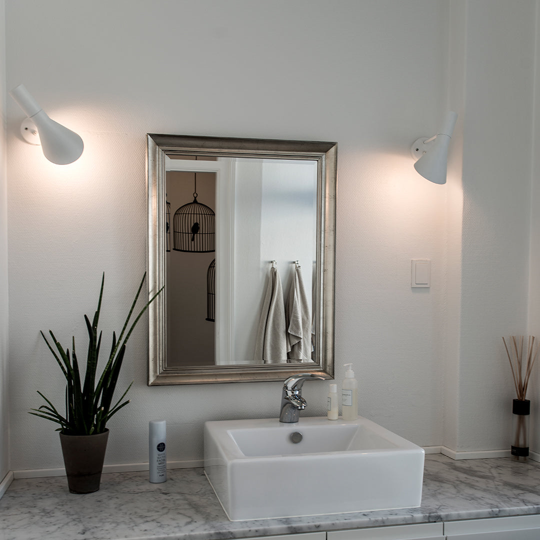 AJ Wall Lamp