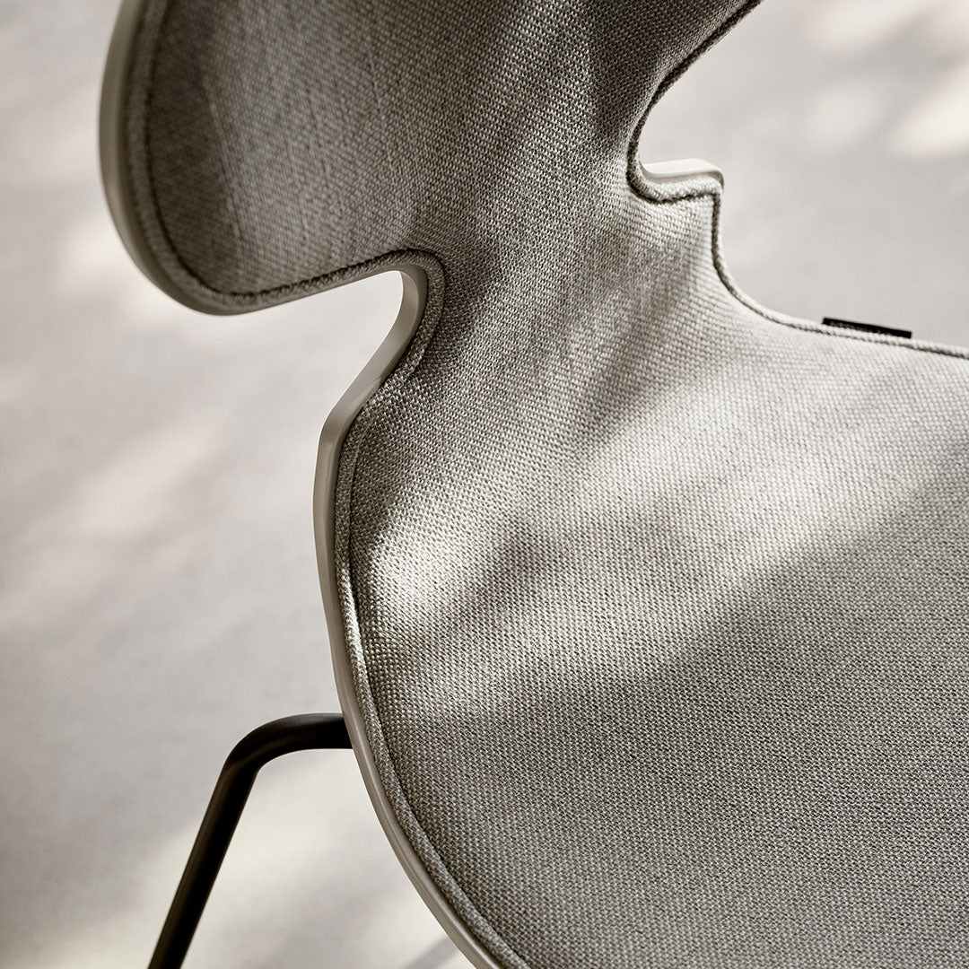 Ant Chair 3100 - Colored Ash - Front Upholstered