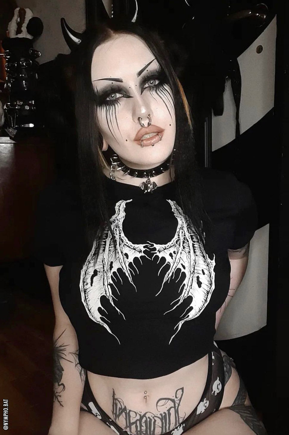Broken Batwings Crop Top
